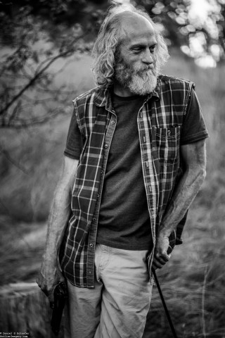Old man beard portrait plaids - primitivism free wallpaper for mobile