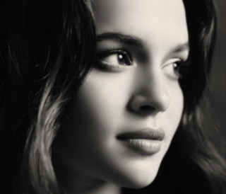 Woman long hair black shirt 18 - a black shirt free wallpaper for desktop