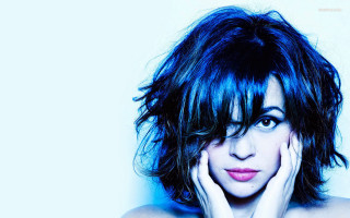 Woman blue hair pink lipstick - a pink lipstick free wallpaper