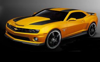 Yellow car black stripe hood 2 - a yellow car free wallpaper