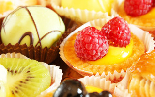 Cupcakes fruit toppings chocolate side - chocolate free wallpaper