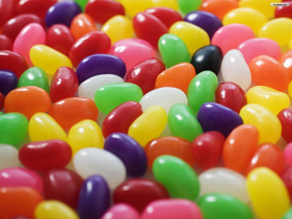 Candy beans red white background 2 - the middle of the picture free wallpaper