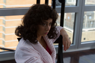 Woman bus window city view - a bus free wallpaper