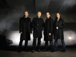 Group people room smoke ceiling - annie leibovitz free wallpaper