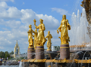 Fountain gold statues water clock - a fountain free wallpaper