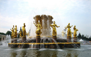 Fountain statues water clouds sky - sculpture free wallpaper
