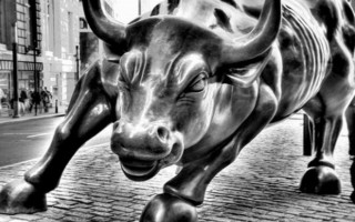 Bull statue brick street city 2 - a sidewalk free wallpaper