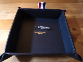Black box silver pen medal - inside free wallpaper