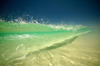 Wave breaking beach green blue - a wave free wallpaper for desktop