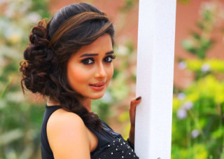 Woman smiling black dress flower - bengal school of art free wallpaper