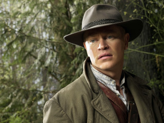 Man hat coat trees serious - a man in a hat free wallpaper