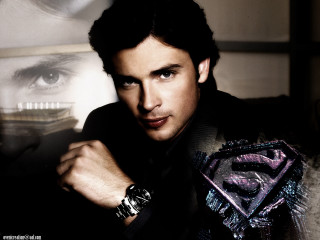 Man watch superman shirt looking - a watch free wallpaper