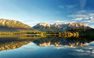 Mountain range reflection lake clear - a clear sky above free wallpaper