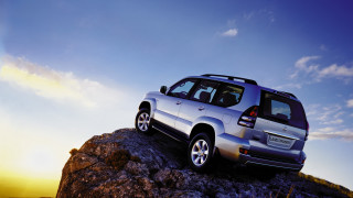 Silver suv rocky hill sunset - pathfinder free wallpaper