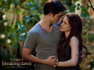 Couple hugging forest trees sign - movie free wallpaper