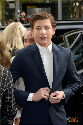 Man suit standing outside car - ben thompson free wallpaper for mobile