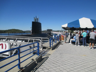 People pier boat tent submarine - a pier next free wallpaper