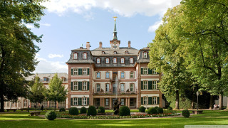 Large building clock tower garden 5 - a large building free wallpaper for desktop