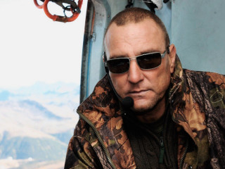 Man sunglasses jacket microphone mountain - a microphone free wallpaper