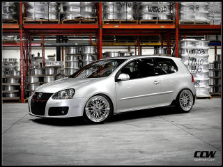 White car garage metal cans - shelf free wallpaper