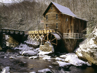 Wooden structure water wheel snow - a wooden structure free wallpaper