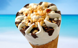 Ice cream cone chocolate marshmallows - ice free wallpaper