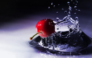 Red cherry splashing water drop - cherryl fountain free wallpaper