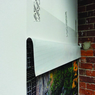 Building clock brickwall interactive art - free rain wallpaper for tablet