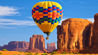 Hot air balloon desert landscape 2 - free airplane wallpaper for desktop