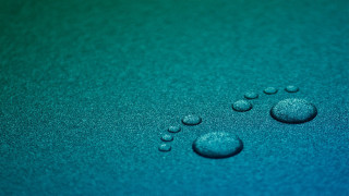 Water droplets blue surface green - a blue surface free wallpaper for desktop