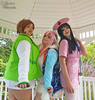 Three women cosplay porch gazebo - free seasons wallpaper for tablet