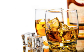 Whiskey glass ice cubes table - product photography free wallpaper
