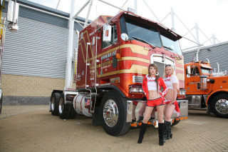 Girls group large truck building - dave allsop free wallpaper