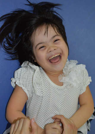 Little girl smiling cell phone - a little girl free wallpaper for mobile