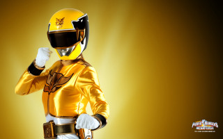Yellow suit man helmet portrait - his right hand free wallpaper