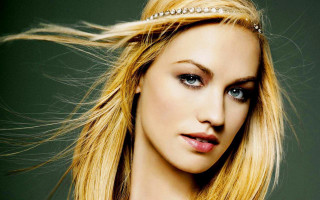 Woman tiara hairdo blonde photorealistic - a tiara free wallpaper