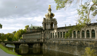 Golden dome river bridge cityscape - berlin secession free wallpaper