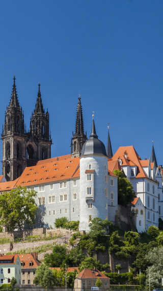 Castle red roof clock tower - heidelberg school free wallpaper for mobile
