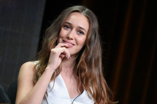 Woman smiling hand chin blonde - seductive smile free wallpaper