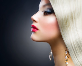 Blonde woman redlipstick rococo sculpture - her face and a necklace free wallpaper