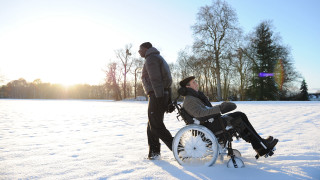 Man wheelchair snow woman black - eric deschamps free wallpaper