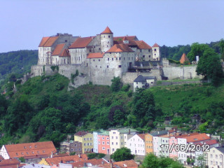 Castle hill trees city architecture - rutkowski free wallpaper