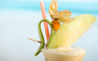 Drink green stem leaf straw - a straw free wallpaper