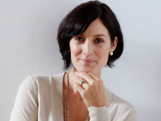 Woman necklace ring smile camera - beautiful bone structure free wallpaper