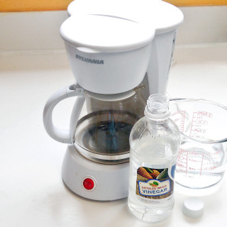 White coffeemaker counter water measuringcup - evariste vital luminai free wallpaper for tablet