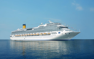 Cruise ship ocean blue sky 11 - a large cruise ship in the middle of the ocean free wallpaper