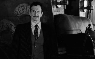 Man suit wooden barrel mustache - film noir free wallpaper