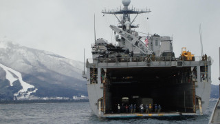 Large ship people water mountains - covered free wallpaper