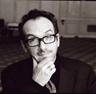 Man glasses tie chin portrait - free portrait wallpaper for tablet