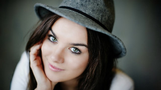 Woman hat white shirt gray 2 - a gray shirt free wallpaper